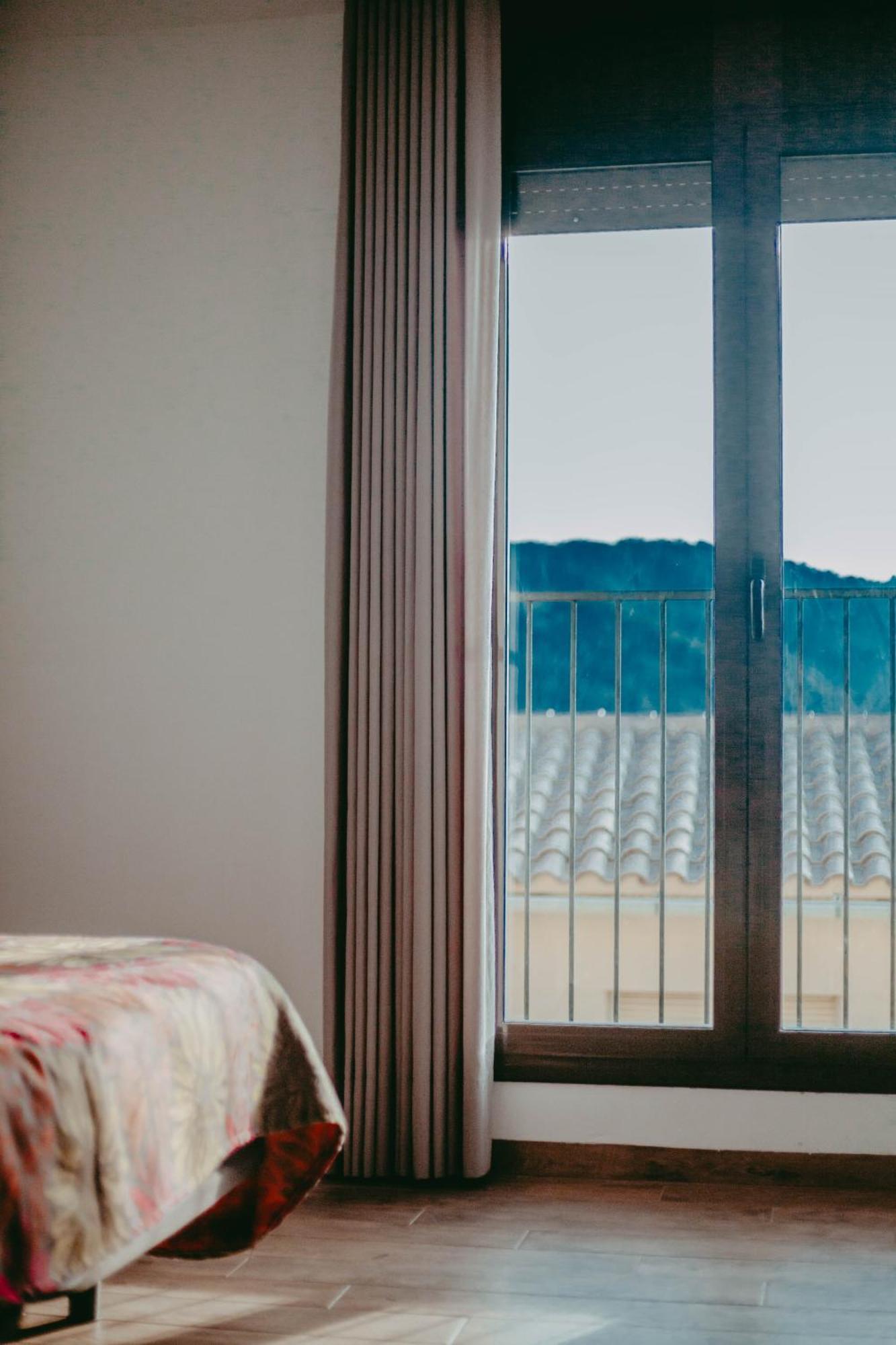 Hostal Restaurant Mussons Vins Poboleda 외부 사진